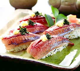 Hand-rolled tea sushi with horse mackerel